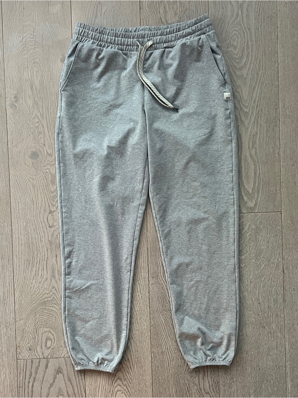 Vuori Granite Performance DreamKnit Jogger Sweatpants Women’s Size S Gray